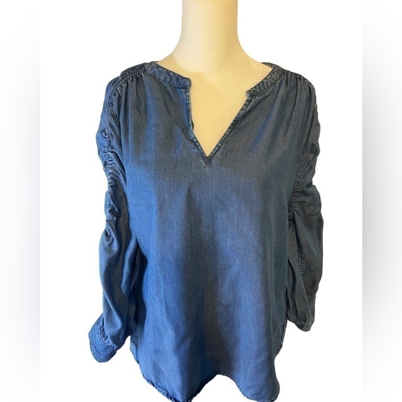 beachlunchlounge Tops - Beach lunch lounge denim top size Small